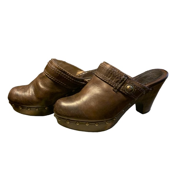 FRYE Since 1863 Women's ALL REAL LEATHER Dark Brown Aurora Button Clogs Worn 1X - Picture 2 of 9